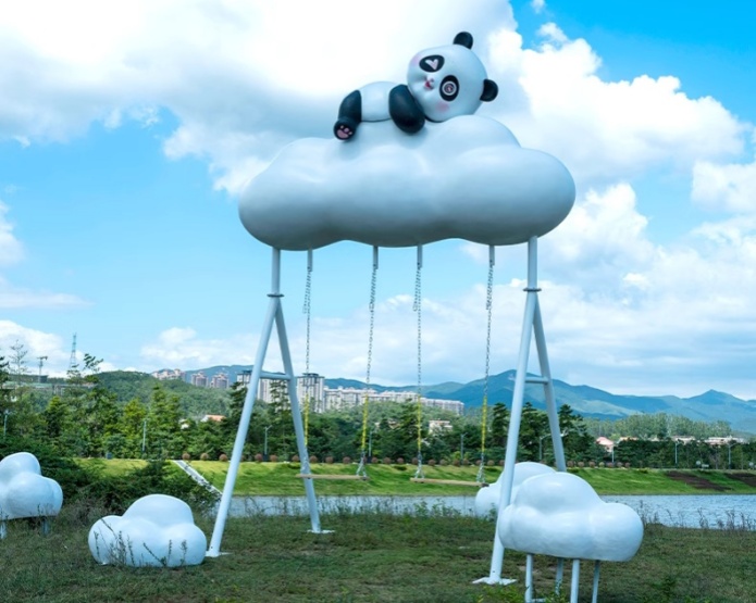 云朵秋千打卡拍照雕塑